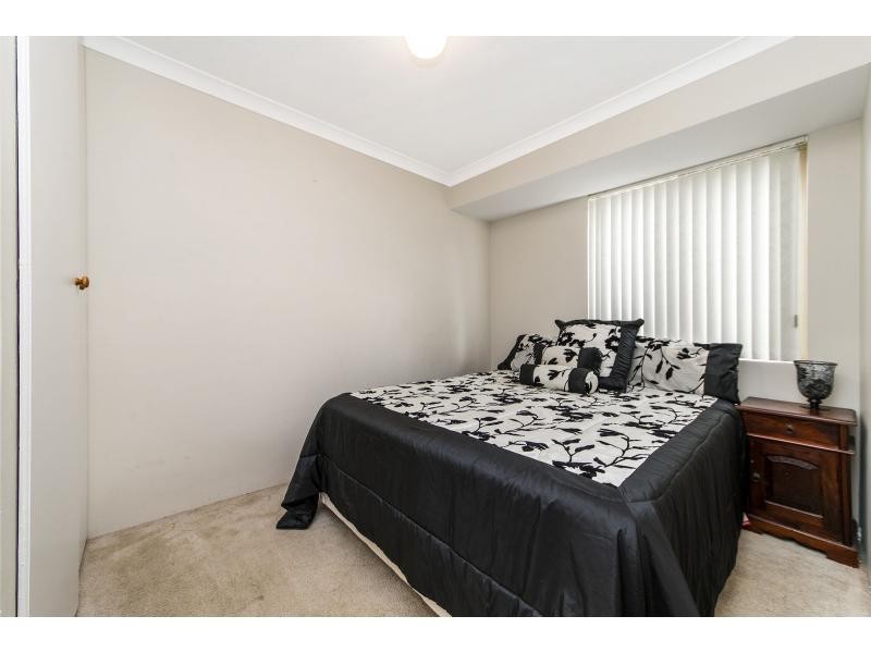 8 Oakwood Court, Beechboro WA 6063