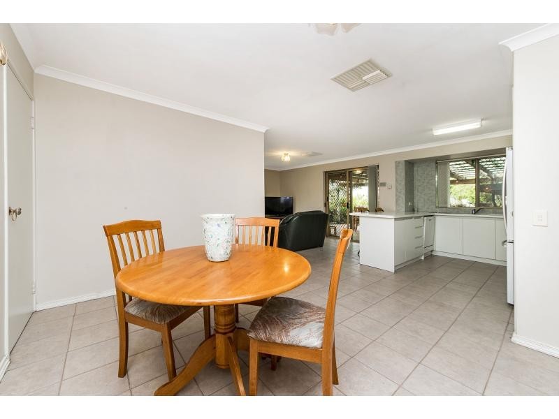 8 Oakwood Court, Beechboro WA 6063