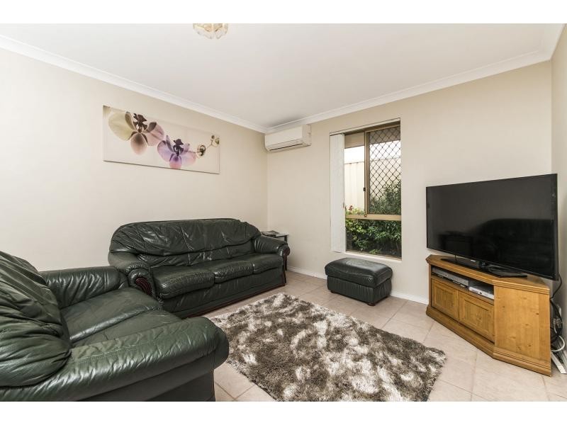 8 Oakwood Court, Beechboro WA 6063