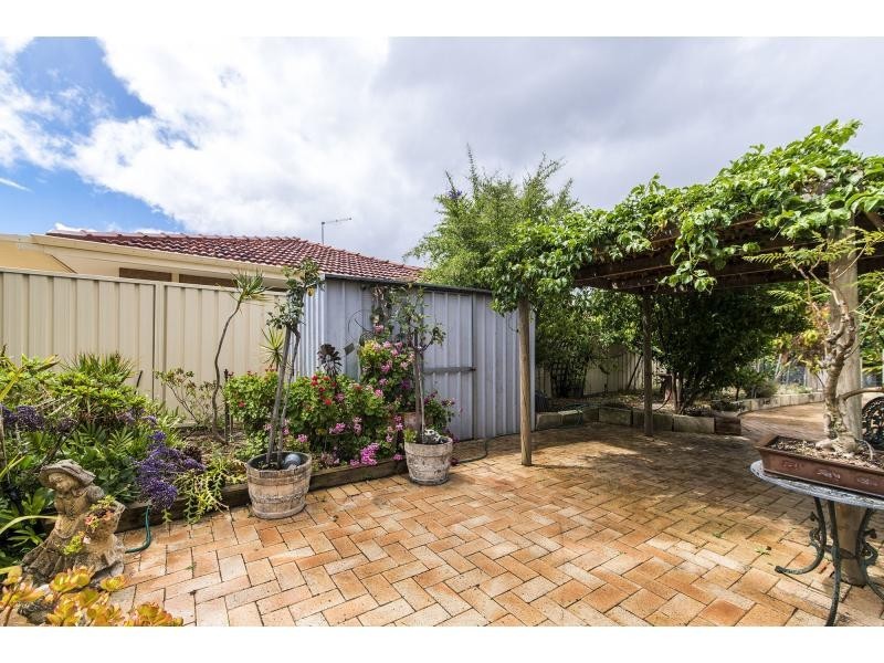 8 Oakwood Court, Beechboro WA 6063
