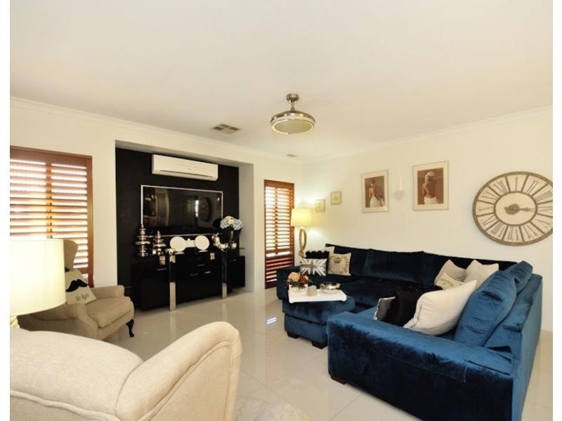 17 Australis Circle, Wannanup WA 6210
