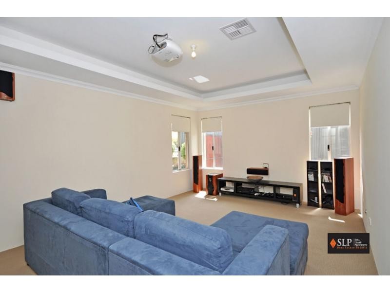 22 Cowra Turn, Aveley WA 6069