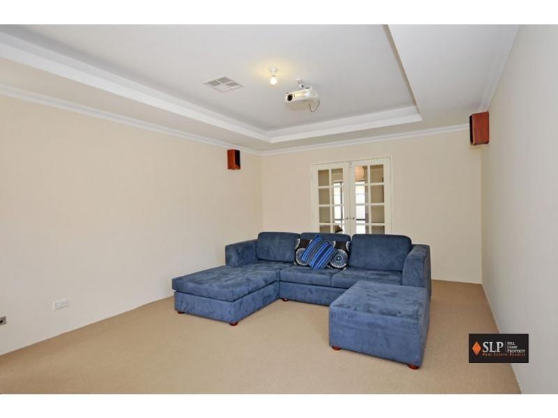 22 Cowra Turn, Aveley WA 6069