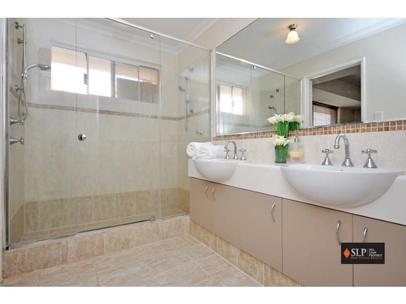 22 Cowra Turn, Aveley WA 6069