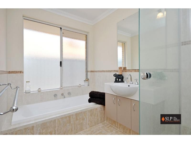 22 Cowra Turn, Aveley WA 6069