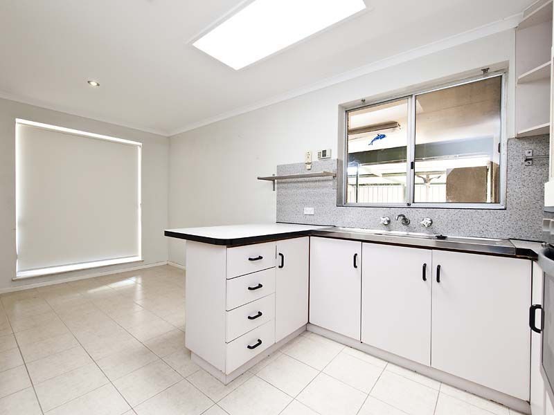 10 Agati Place, Forrestfield WA 6058