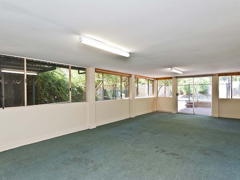 10 Agati Place, Forrestfield WA 6058