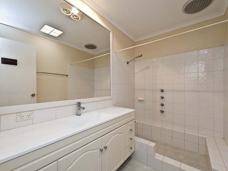 10 Agati Place, Forrestfield WA 6058