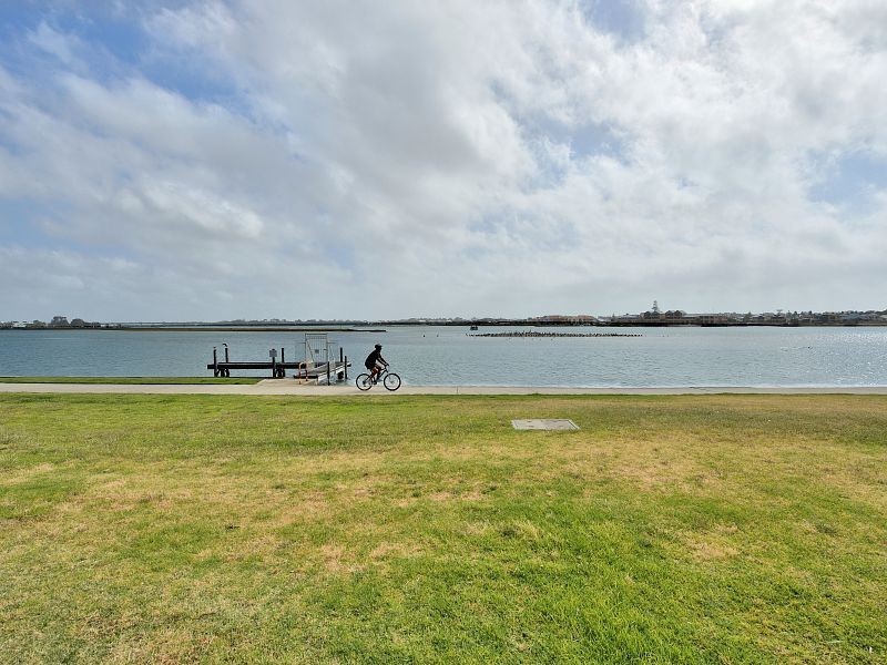 17/11 Leslie Street, Dudley Park WA 6210