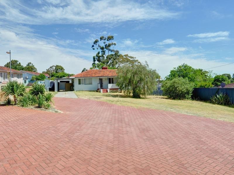 16 Keeley Way, Girrawheen WA 6064
