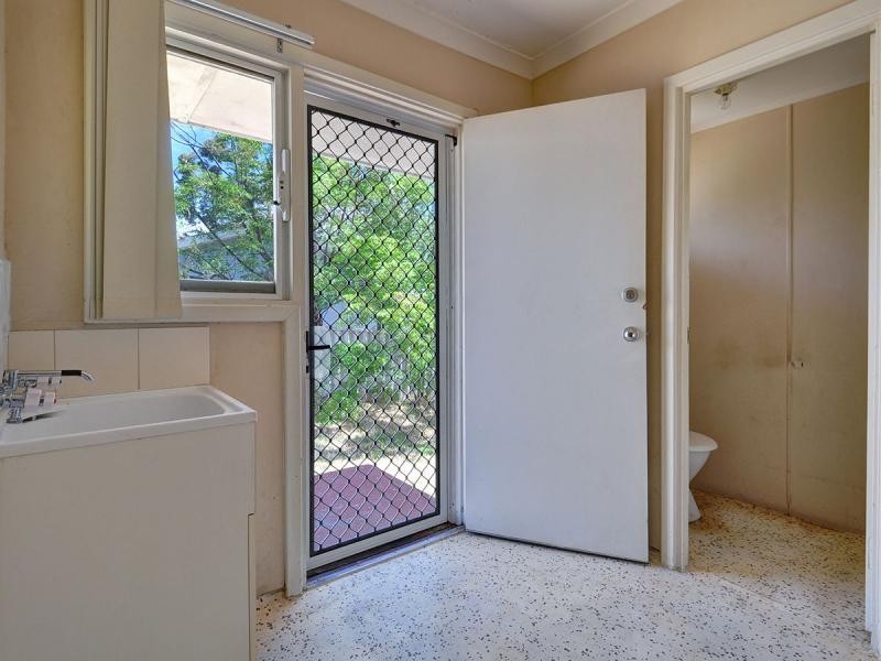 16 Keeley Way, Girrawheen WA 6064