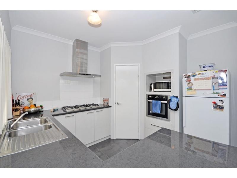 4 Kabuki View, Aveley WA 6069