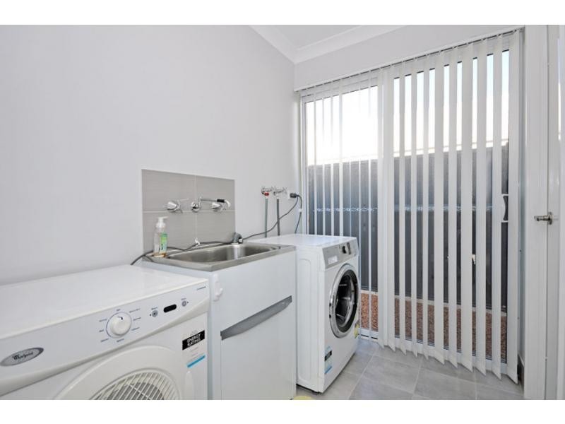 4 Kabuki View, Aveley WA 6069