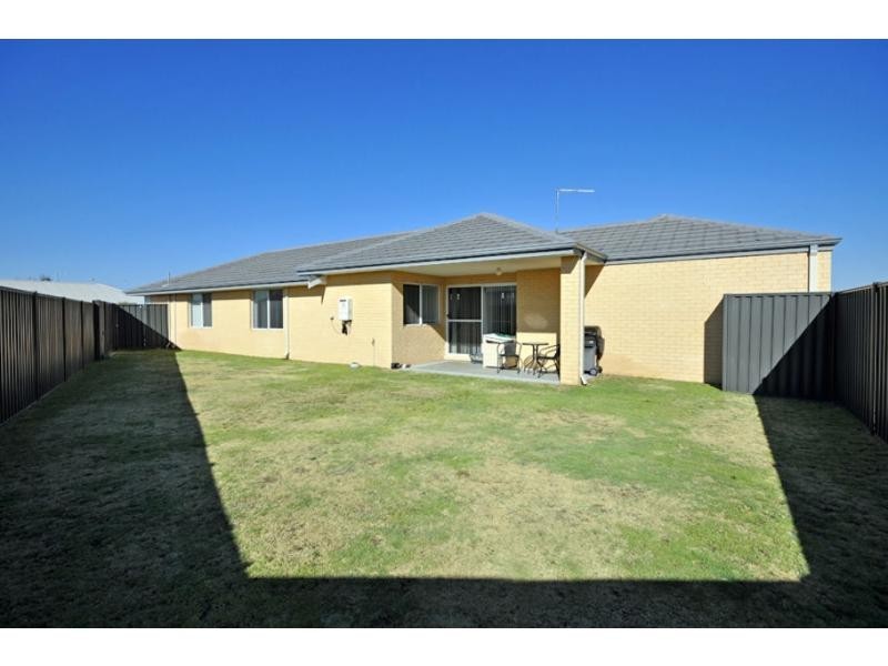 4 Kabuki View, Aveley WA 6069