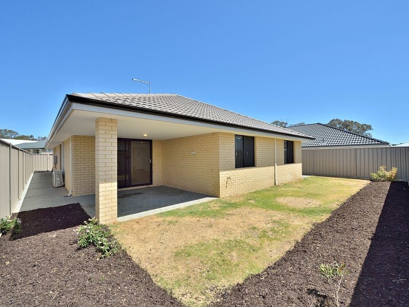 28 Kirkbrae Pass, Meadow Springs WA 6210