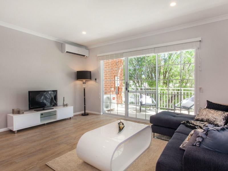 18 Stuart Street, Maylands WA 6051