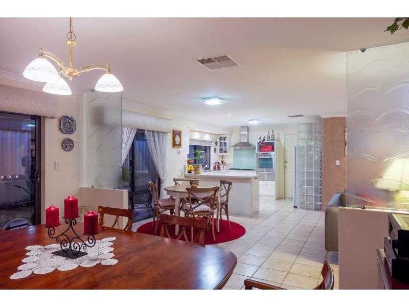 45 Hollins Bend, Madeley WA 6065