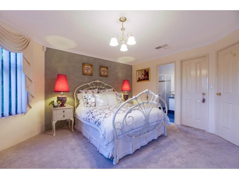 45 Hollins Bend, Madeley WA 6065