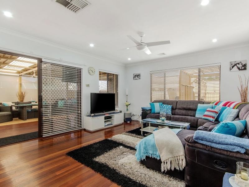 27 Malibu Road, Safety Bay WA 6169