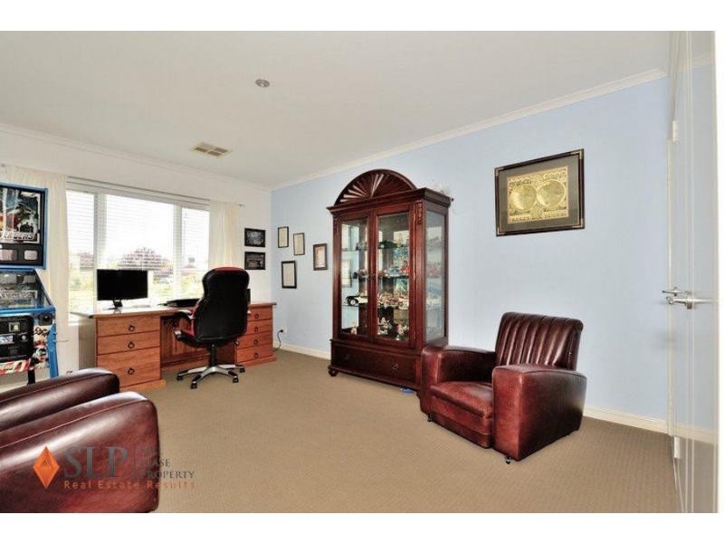 8 Kerries Link, The Vines WA 6069