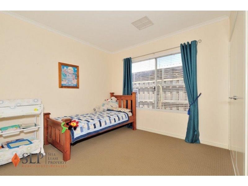 8 Kerries Link, The Vines WA 6069