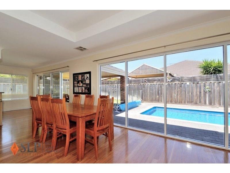 8 Kerries Link, The Vines WA 6069