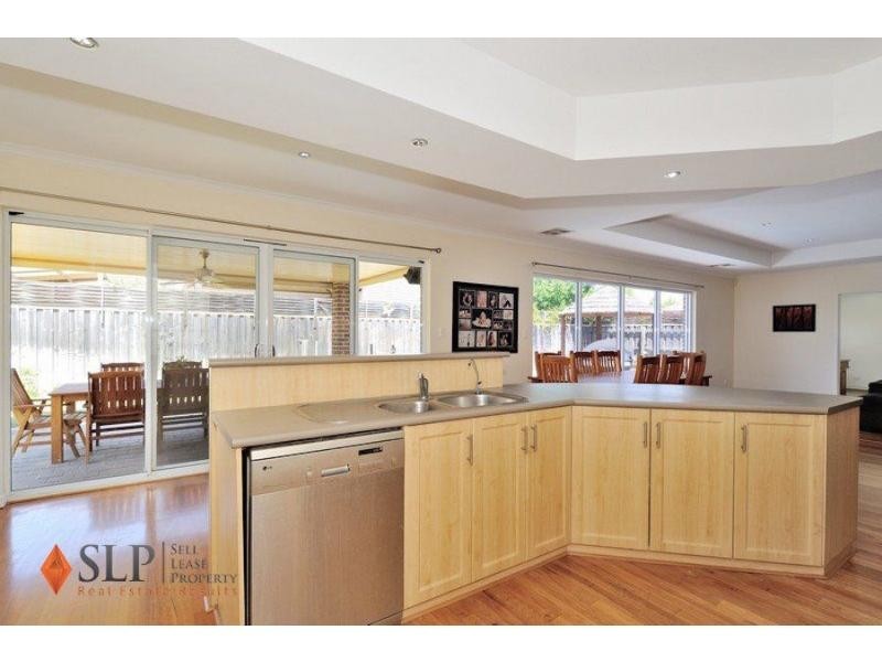 8 Kerries Link, The Vines WA 6069