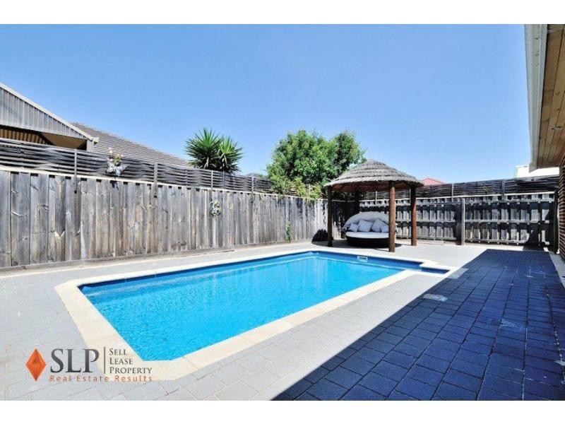 8 Kerries Link, The Vines WA 6069