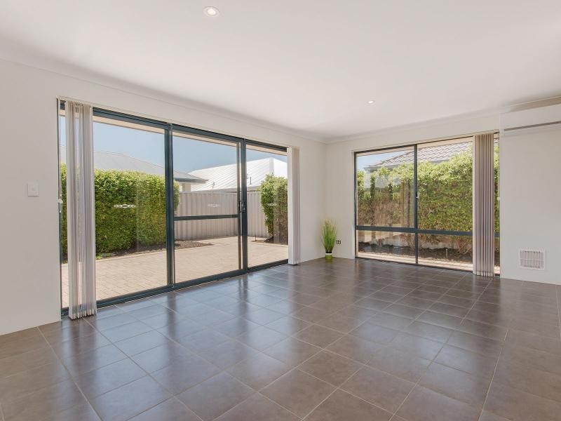 7 Vitesse APPROACH, Shoalwater WA 6169