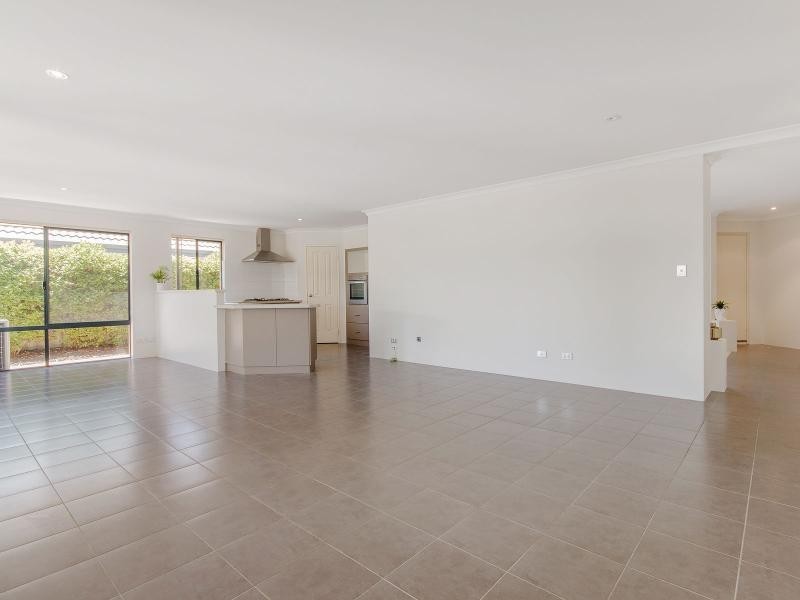 7 Vitesse APPROACH, Shoalwater WA 6169