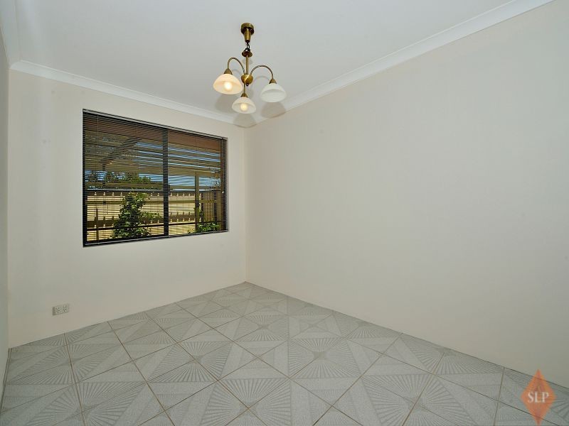 28 Kingfisher Drive, Halls Head WA 6210