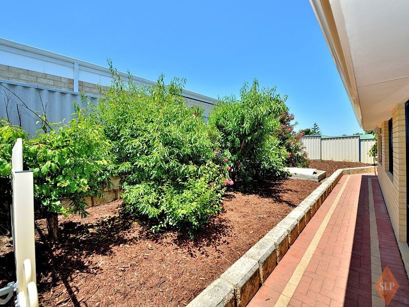 28 Kingfisher Drive, Halls Head WA 6210