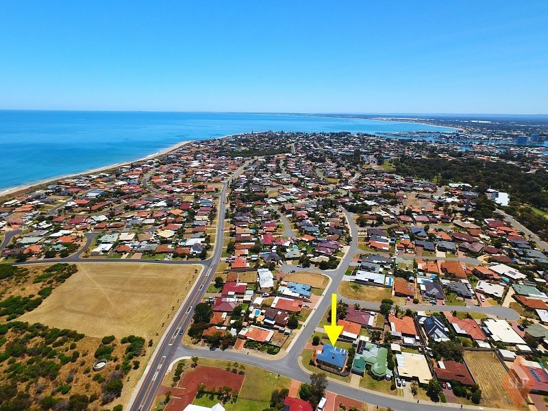 28 Kingfisher Drive, Halls Head WA 6210