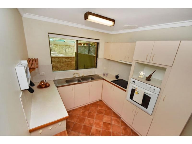 2/44 Croydon Avenue, Yokine WA 6060