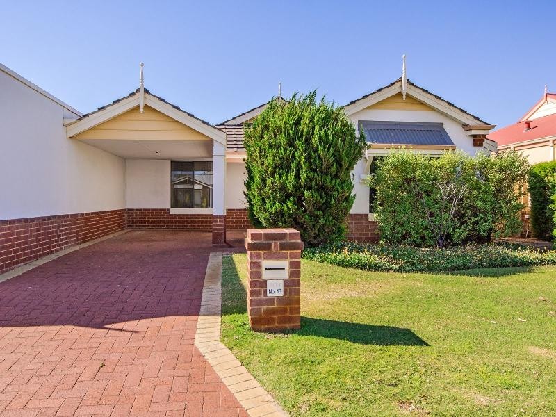 8/18 Shoalhaven Place, Waikiki WA 6169