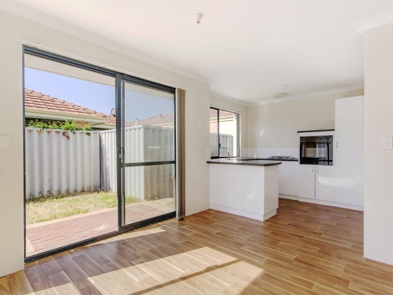 8/18 Shoalhaven Place, Waikiki WA 6169