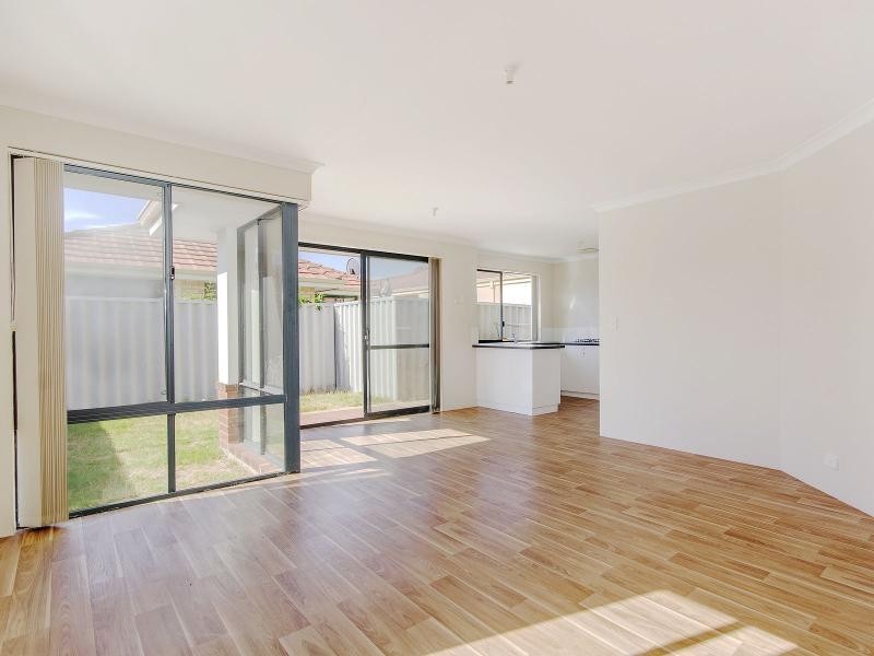 8/18 Shoalhaven Place, Waikiki WA 6169