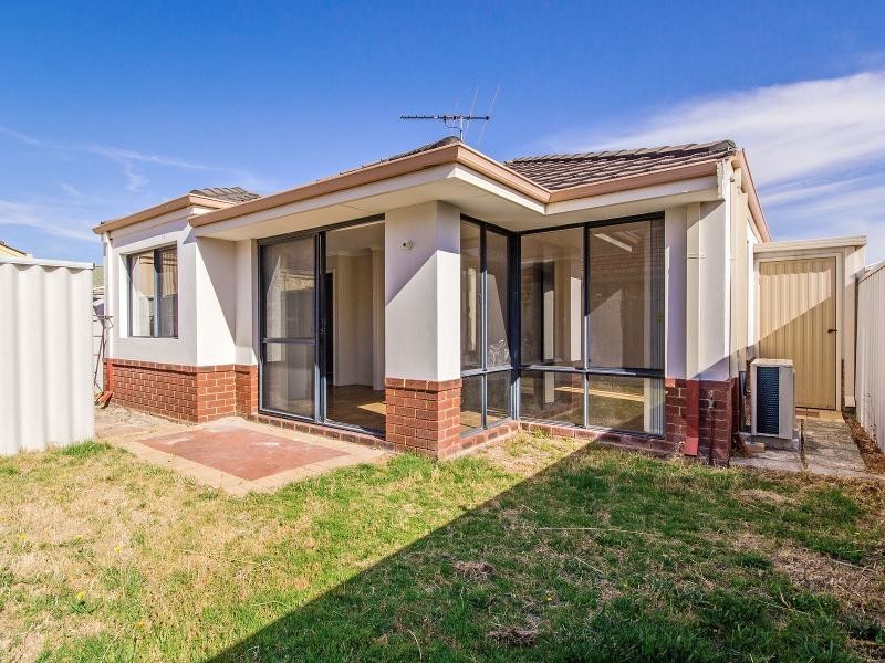 8/18 Shoalhaven Place, Waikiki WA 6169