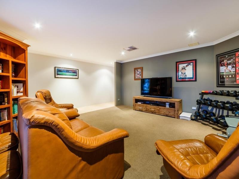 7 Lakeport Way, Butler WA 6036