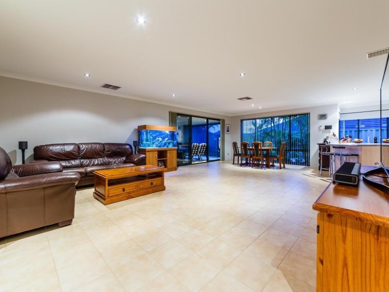 7 Lakeport Way, Butler WA 6036