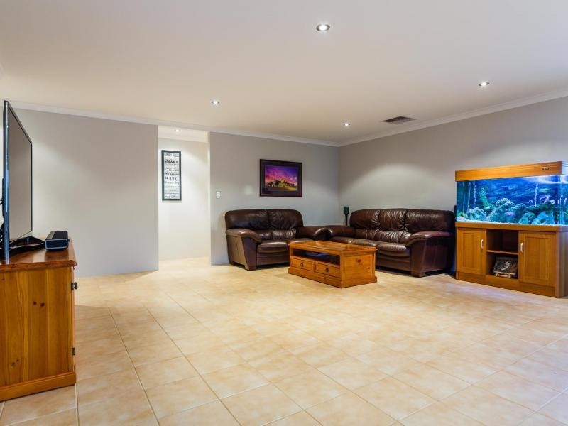 7 Lakeport Way, Butler WA 6036