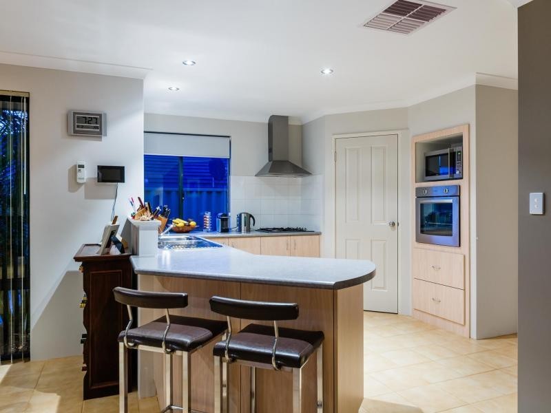 7 Lakeport Way, Butler WA 6036