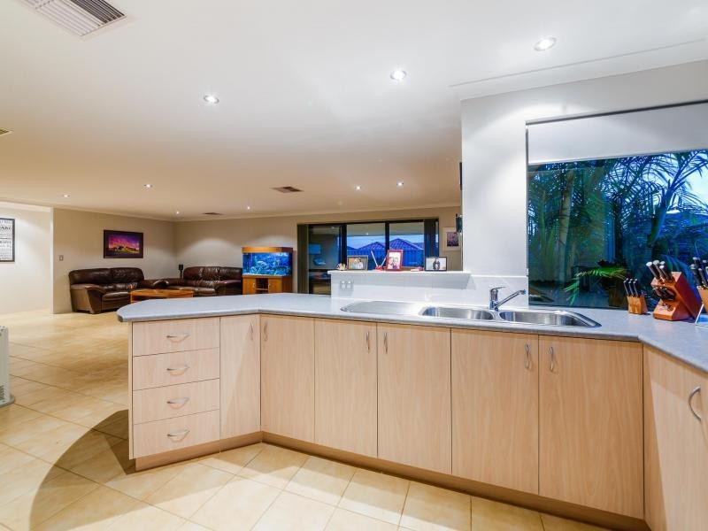 7 Lakeport Way, Butler WA 6036