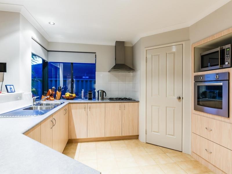 7 Lakeport Way, Butler WA 6036