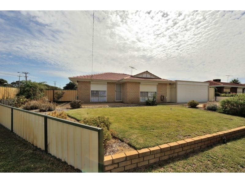 26 Wyola Street, Cooloongup WA 6168