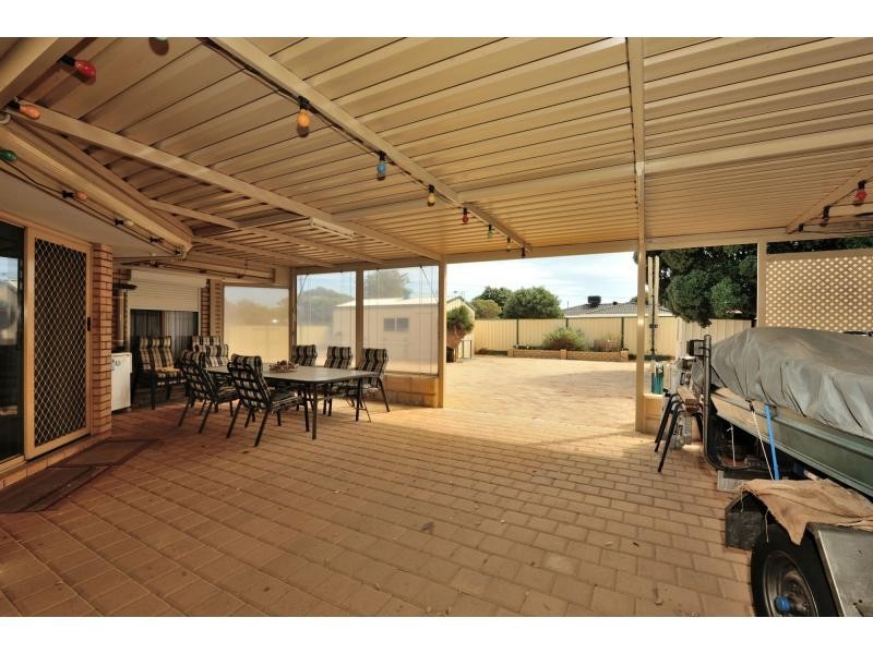 26 Wyola Street, Cooloongup WA 6168