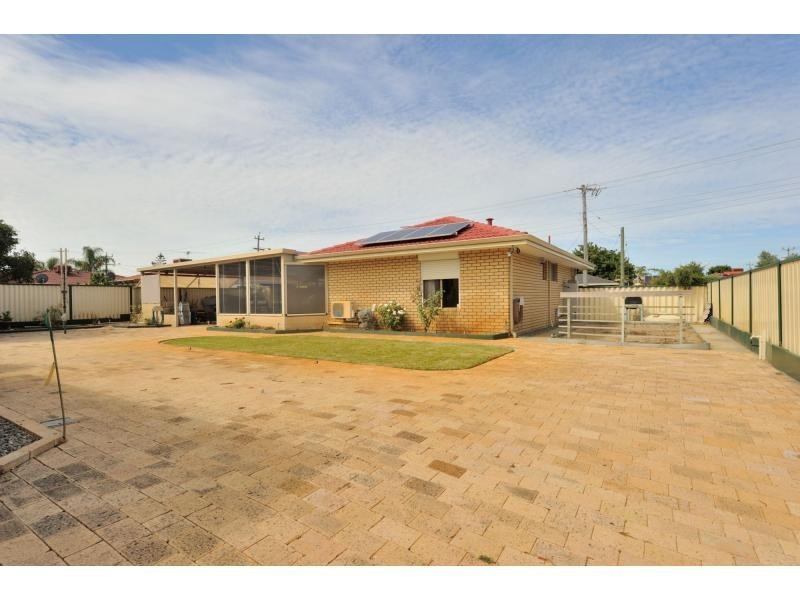 26 Wyola Street, Cooloongup WA 6168