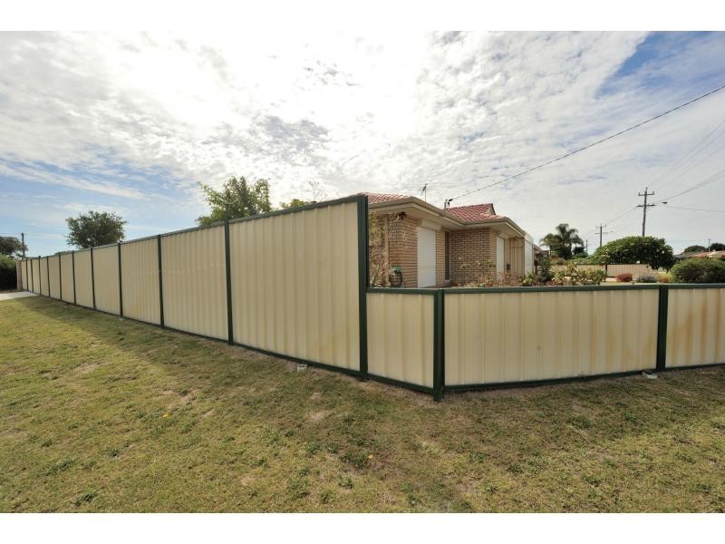 26 Wyola Street, Cooloongup WA 6168
