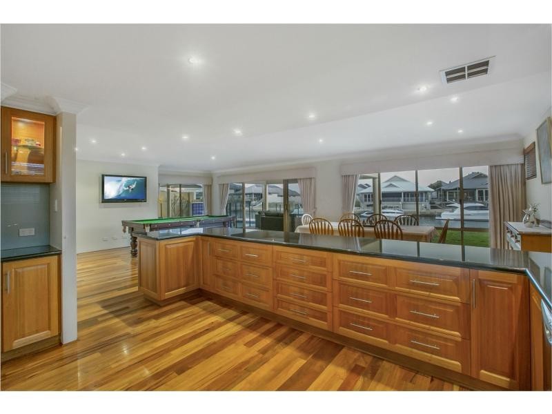 12 Trade Winds Retreat, Dudley Park WA 6210