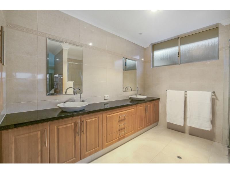 12 Trade Winds Retreat, Dudley Park WA 6210